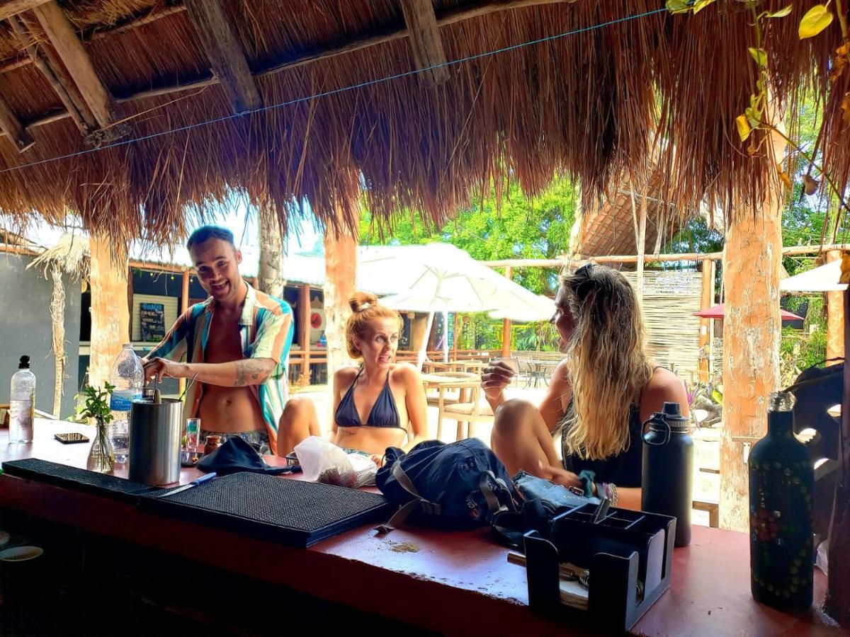 The All Inclusive Hostel - Food, Drinks And Transportation To The Beach And Cenotes ตูลุม ภายนอก รูปภาพ