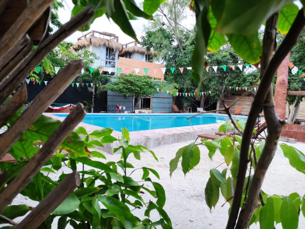 The All Inclusive Hostel - Food, Drinks And Transportation To The Beach And Cenotes ตูลุม ภายนอก รูปภาพ