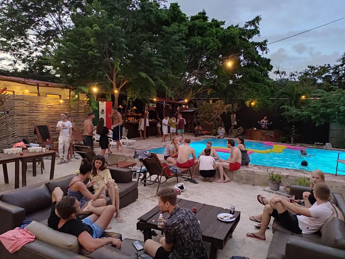The All Inclusive Hostel - Food, Drinks And Transportation To The Beach And Cenotes ตูลุม ภายนอก รูปภาพ