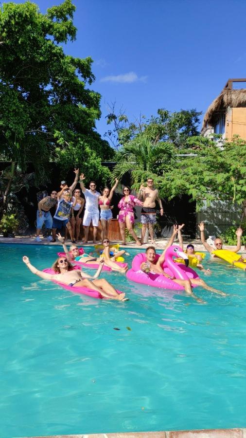 The All Inclusive Hostel - Food, Drinks And Transportation To The Beach And Cenotes ตูลุม ภายนอก รูปภาพ