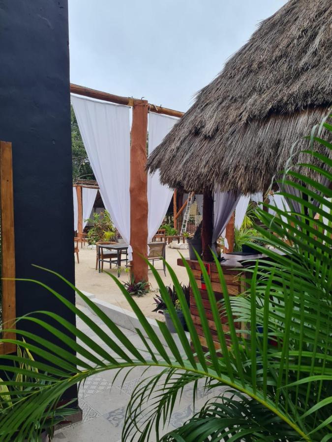 The All Inclusive Hostel - Food, Drinks And Transportation To The Beach And Cenotes ตูลุม ภายนอก รูปภาพ